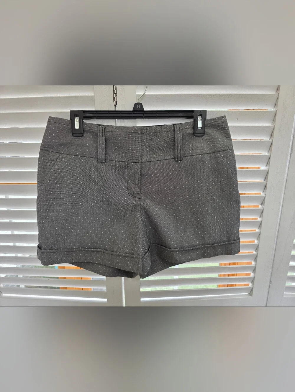 Maurices Women's Gray Polished Polka Dot Cuffed Shorts Size 7/8 Short